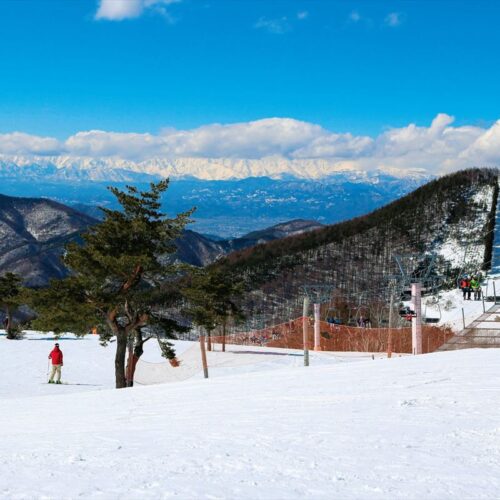 長野県須坂市の冬の風景「峰の原高原スキー場」