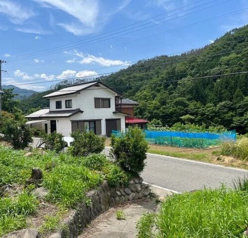 長野県筑北村の物件の周辺環境