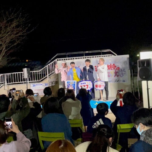 岡山県住みます芸人【江西あきよし】しぶマリライブの様子。普段は入れない時間帯のナイト水族館でのお笑いライブです。