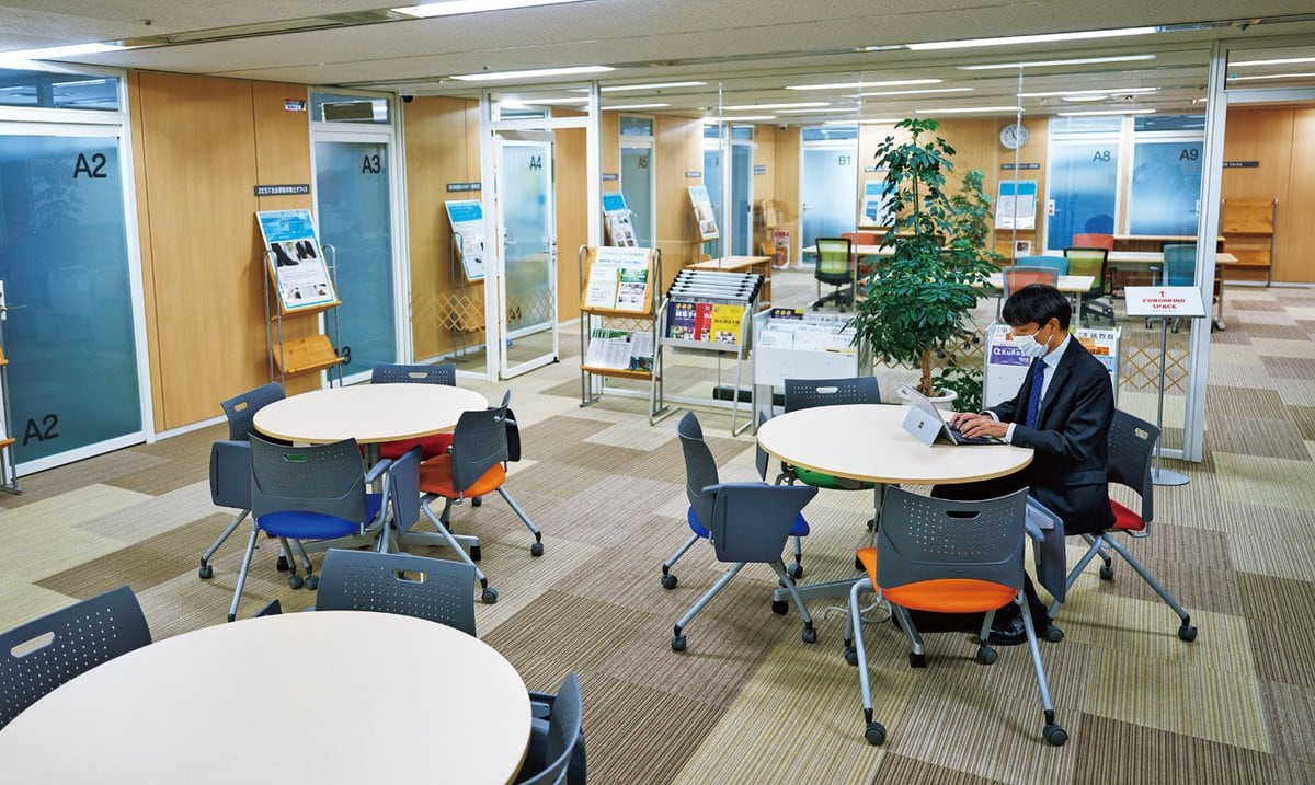 秋田県秋田市の起業拠点「チャレンジオフィスあきた」は、安価で利用できるコワーキングスペースと無料の創業相談窓口です。