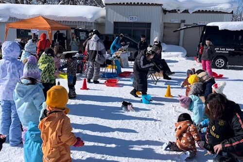 「雪が沢山積もる岩見沢市。雪を遊びに変えてしまおうと開催した雪上オジョーの子育てサロン」