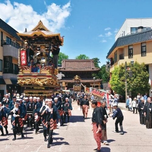 富山県南砺市のユネスコ無形文化遺産「城端曳山祭」