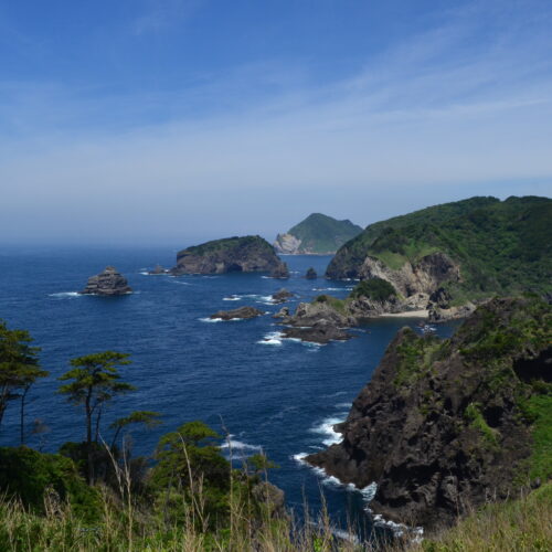 伊豆半島最南端にある静岡県南伊豆町の奥石廊崎は、天気が良ければ伊豆7島を一望することができます。