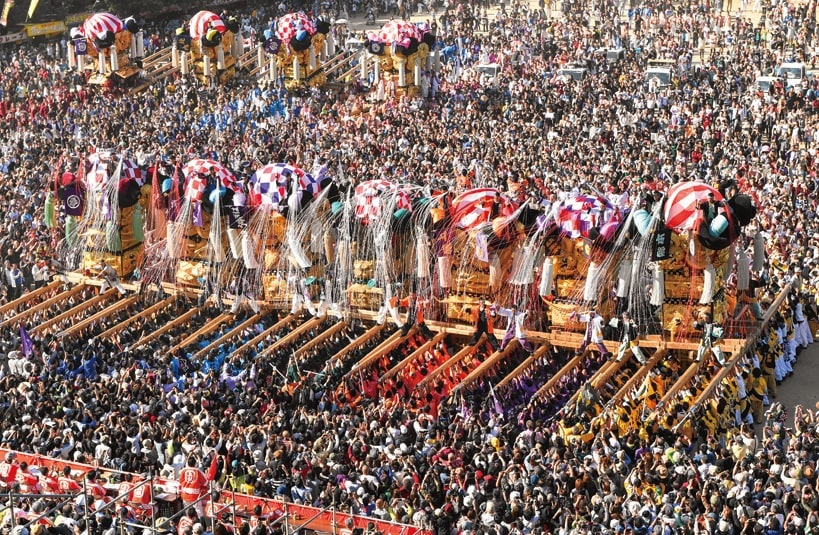四国三大祭りの1つ「新居浜太鼓祭り」は、毎年10月中旬の開催（愛媛県新居浜市）