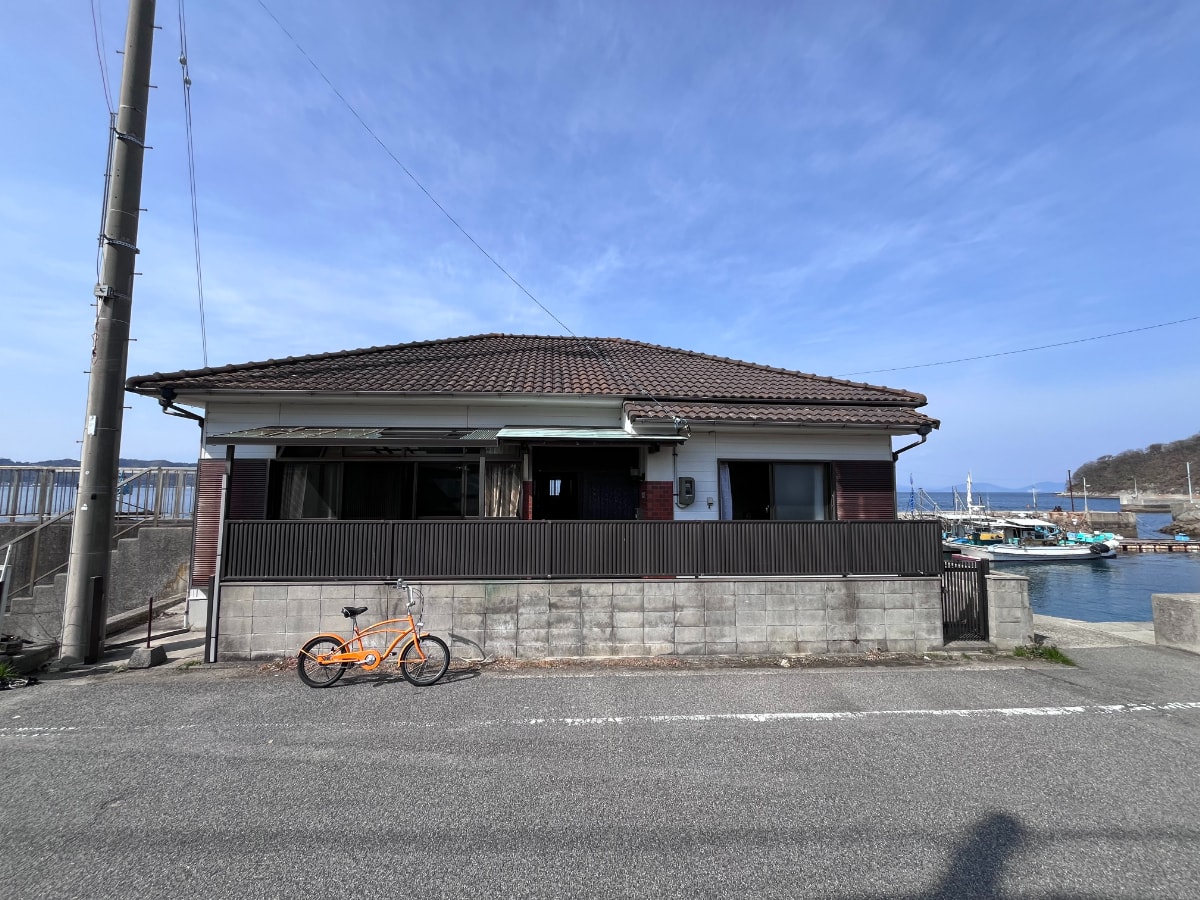 一方、別荘利用のニーズは根強く、立地条件の良い物件は状態に関わらず比較的高値で売買される傾向もあります。