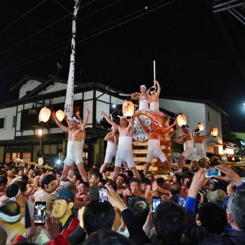 例年4月19日、20日に行われる気多若宮神社の飛騨古川祭（起し太鼓）。