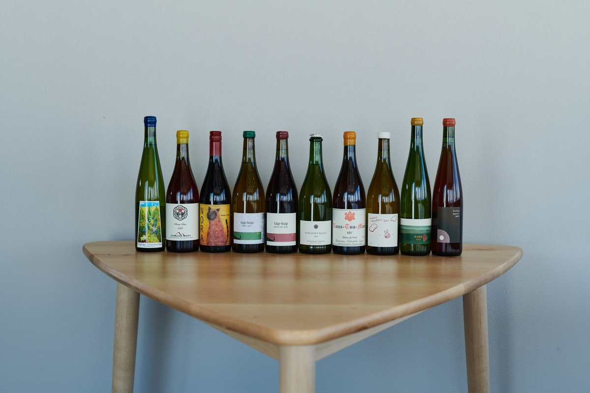 東川PERICANは毎日日替わりで30〜50種類ほどの北海道のワインをグラスで用意。