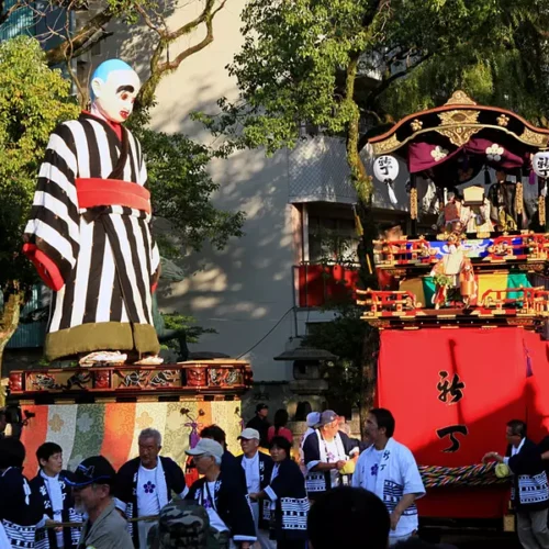 三重県四日市市の四日市祭で登場する大入道。