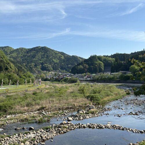 愛知県豊田市の山村地域である「旭地区」の風景