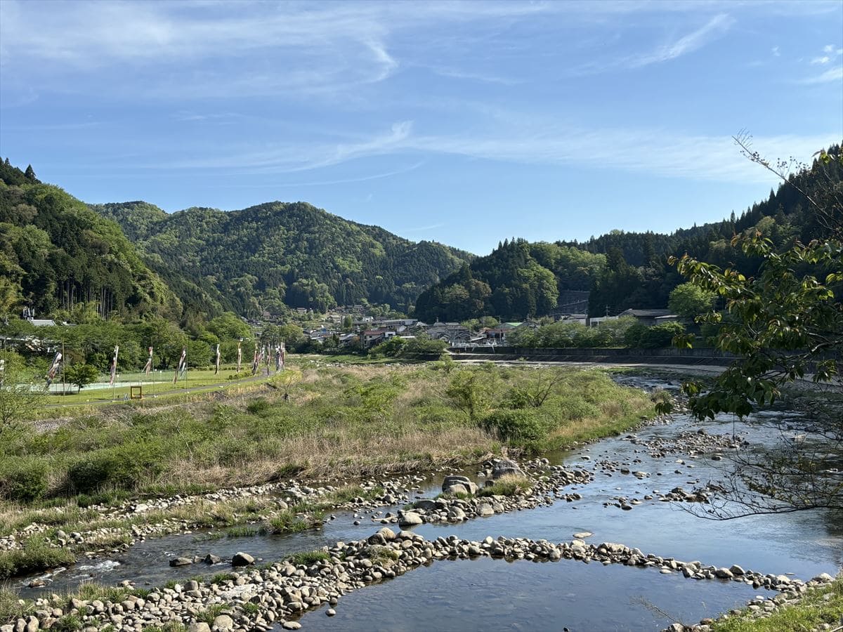愛知県豊田市の山村地域である「旭地区」の風景