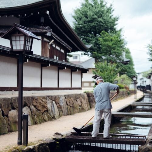 岐阜県の北部に位置する飛騨市は、豊かな自然と古い歴史が息づく場所。