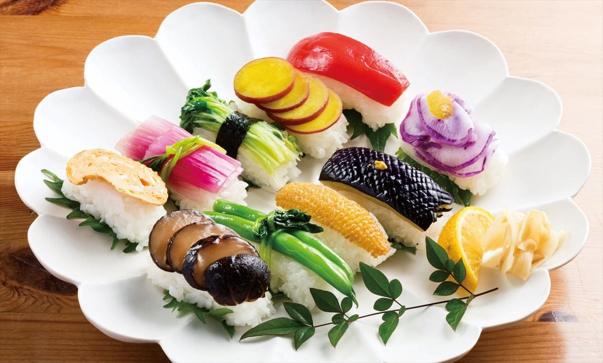 大分県臼杵市の郷土料理「茶台寿司」。身近な野菜を豪華に見せる工夫がなされている