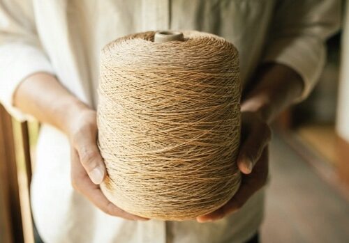 熊本県小国町の木材の繊維を原料とした「木糸」