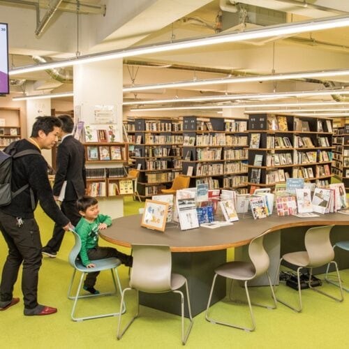 早来学園の図書室は一般に開放されている（北海道安平町）