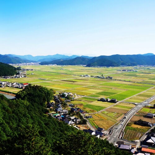 愛媛県西予市にある、宇和盆地です。米どころとして栄えています。