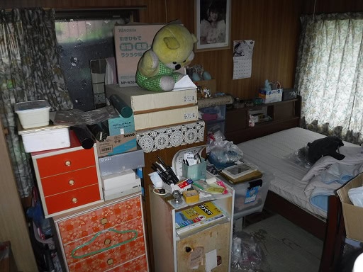 愛媛県西予市の物件の1階には洋室が2部屋あります。子ども部屋として使うのにちょうどよい広さです。