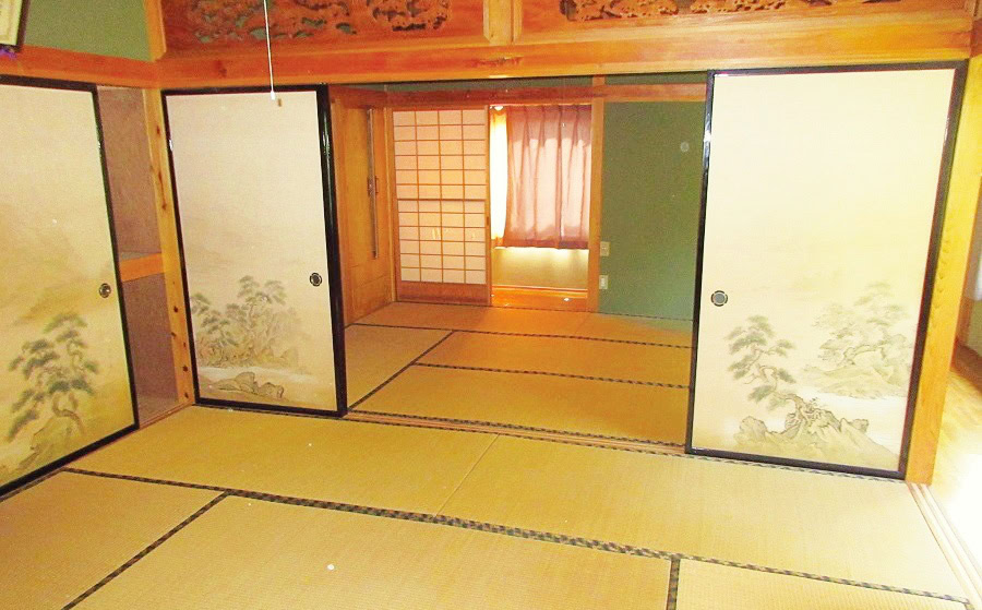 岩手県遠野市の物件の和室です。経年劣化はあるものの、畳はきれいです