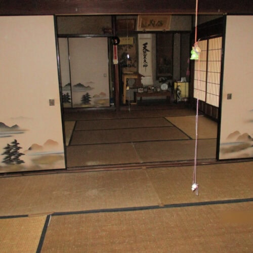 兵庫県佐用町の古民家物件の田の字造りの居室です。