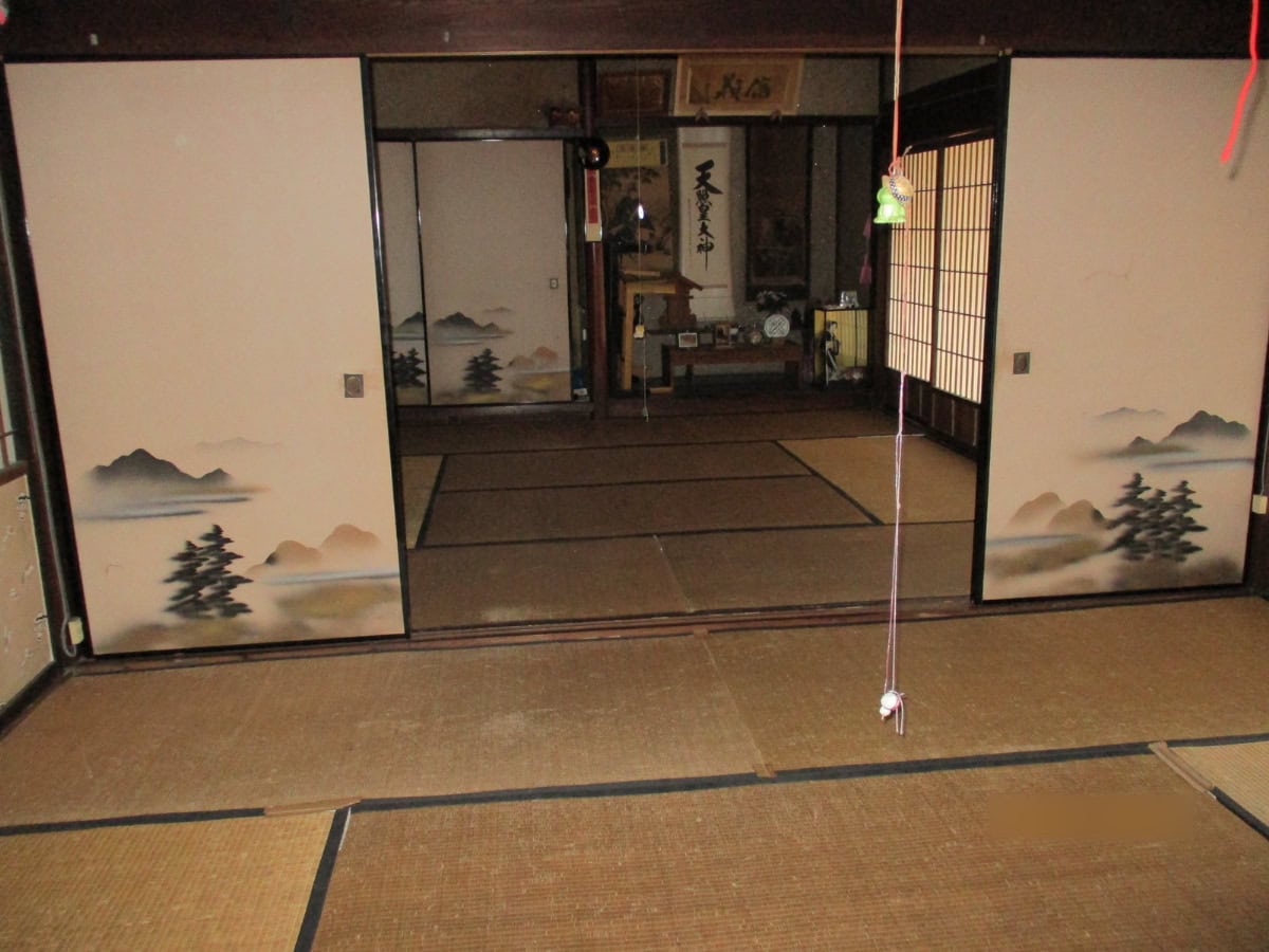 兵庫県佐用町の古民家物件の田の字造りの居室
