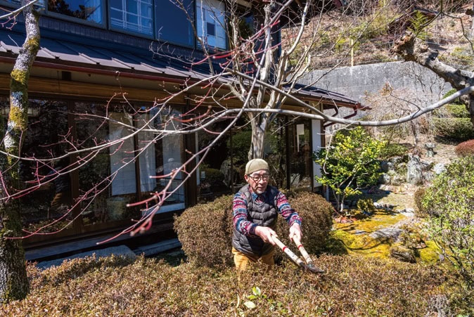 長野県飯田市の「珈琲 風」は庭も見どころの1つ