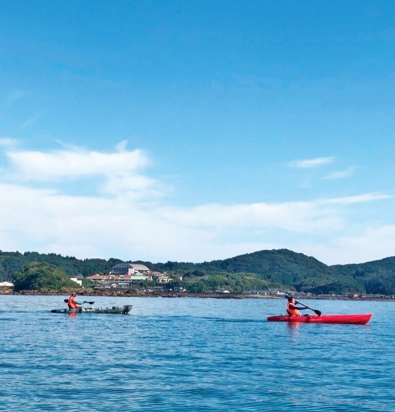 宮崎県門川町にある物件近くの海では、シーカヤックも楽しめる。シーカヤックは門川町観光協会でレンタル可。