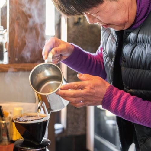 長野県飯田市の「珈琲 風」では、オーダーが入ってから豆を挽く。コーヒーはオリジナルブレンド1種類のみ