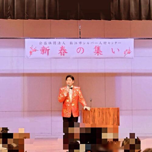 東京都狛江市で高齢者漫談を実施する東京都住みます芸人の中村ひでゆきさん