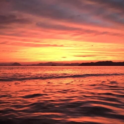 愛媛県松山市。自然のダイナミクスを感じられる瀬戸内海。朝夕には幻想的な景色が楽しめます