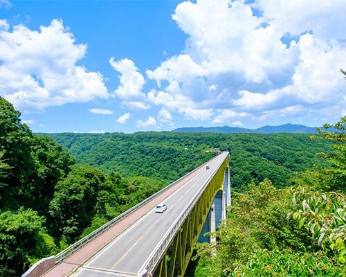 7位の清里高原（山梨県）は、標高1,200メートルの場所にある高原リゾートとして知られています。