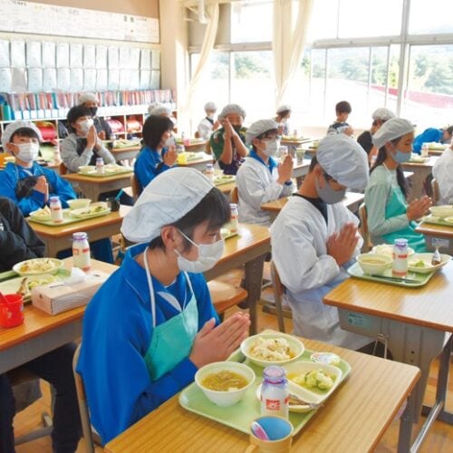 長野県御代田町の学校給食では、地産地消や食育を推進している