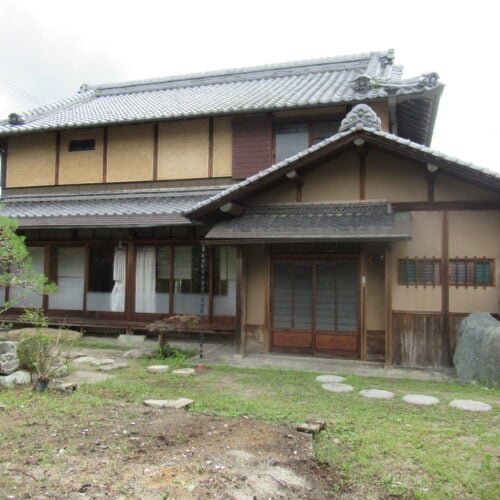 忍者屋敷で田舎暮らし!?【雰囲気◎古民家】迷子になるほど部屋数の多い12DKで約264㎡の畑付き！大阪・名古屋、京都や奈良、伊勢などアクセス良好【三重県伊賀市】