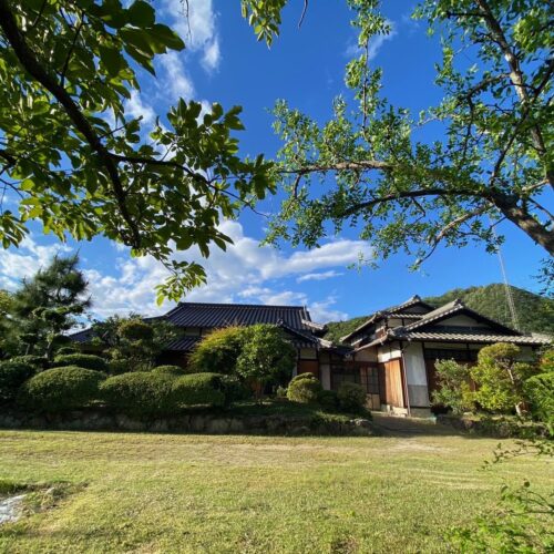 美しい日本庭園と囲炉裏がある秘密基地風隠れ家、田畑付き平屋｜農機具付きで快適なスローライフが実現！ 就農希望者におすすめ！【岡山県備前市】