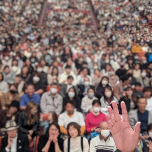 福井県住みます芸人の「カリマンタン」が出演した吉本新喜劇全国ツアー