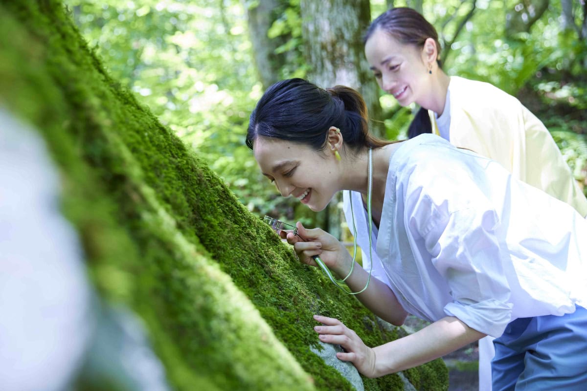 青森県にある星野リゾート奥入瀬渓流ホテルで行われている苔づくしの宿泊プランが「おいらせ苔旅」