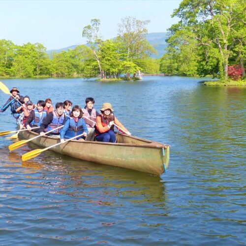 北海道七飯町の大沼ではカヌーやサイクリングなどが楽しめます