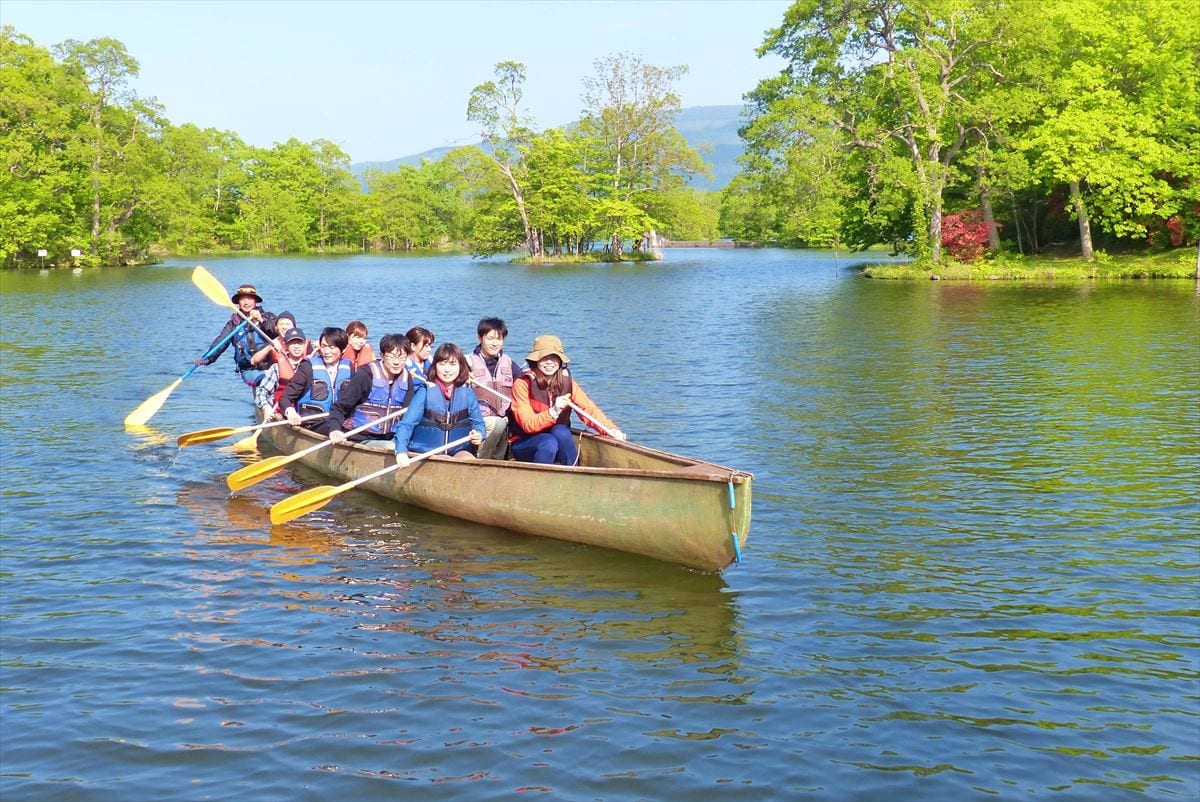 北海道七飯町の大沼ではカヌーやサイクリングなどが楽しめます