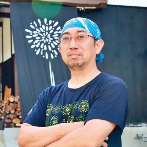 「夏だけでなく春と秋にも花火があります！」と関口孝彦さん。