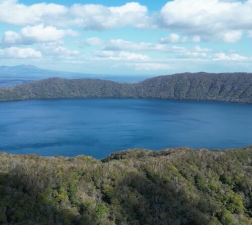 倶多楽湖（カムイワッカ）の湖