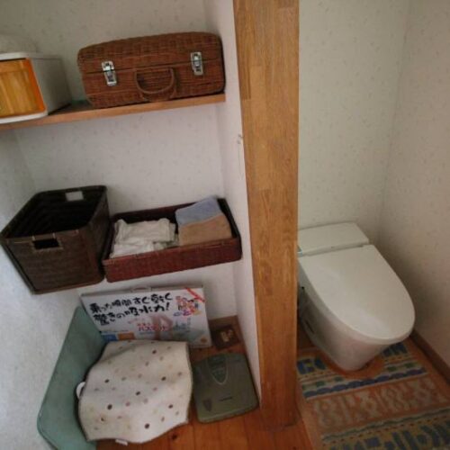 熊本県宇土市の物件のトイレは1,2階に1つずつ設置されています。写真は2010年に設置された2階のトイレです。