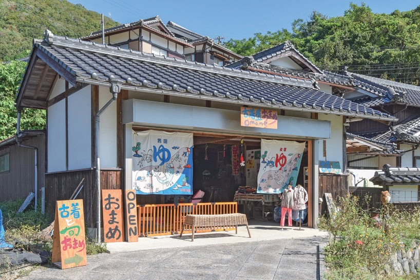 兵庫県上郡町へ移住し、子ども古着屋「おまめ-omame-」を不定期開催