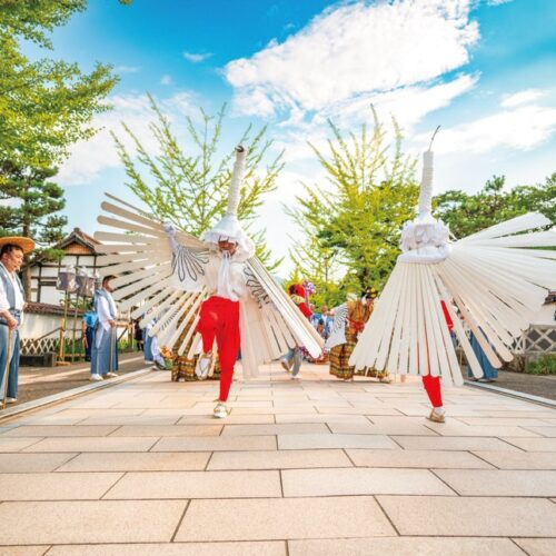 山陰の小京都といわれる島根県津和野町に伝わる古典芸能神事「鷺舞」