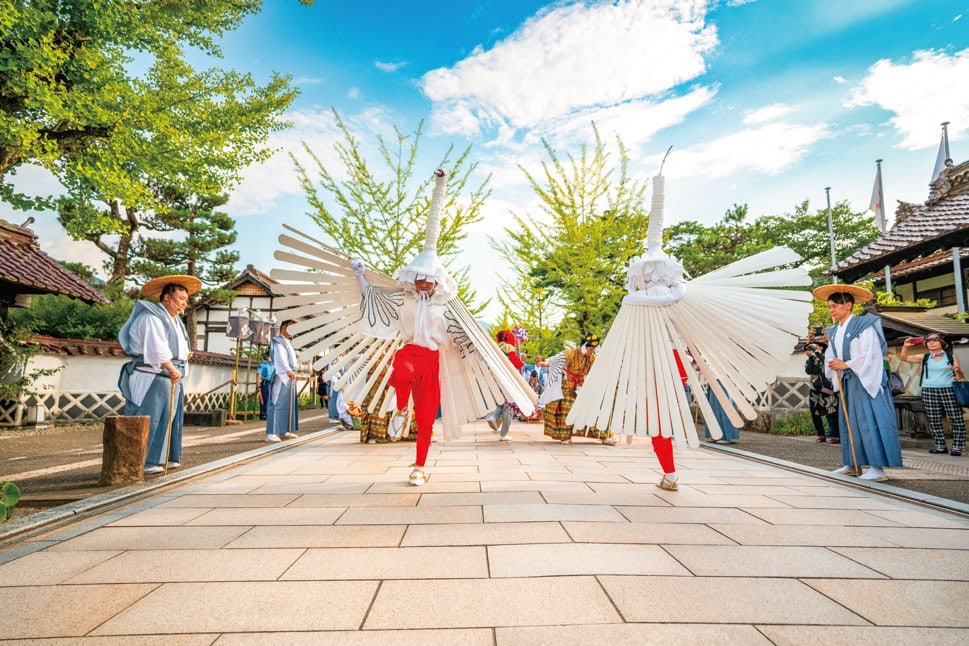 山陰の小京都といわれる島根県津和野町に伝わる古典芸能神事「鷺舞」