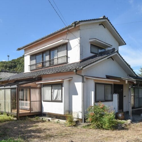 案内してもらった物件は、5DKの木造2階建てで家賃月2万5000円。即入居可。