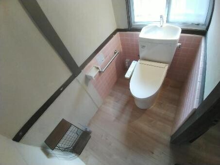 大分県杵築市のゲストハウス経営できる古民家のトイレです。