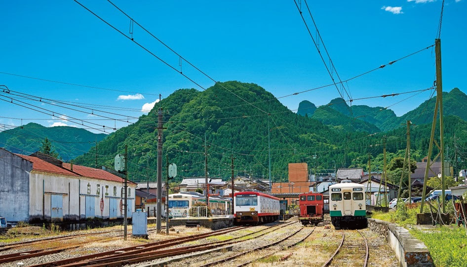 上信電鉄の終点駅でもある下仁田駅。妙義山や荒船山の登山客も多く利用する／群馬県下仁田町