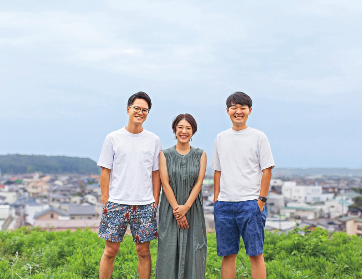 茨城県大洗町で別荘サブスクを起業した葦原さん夫妻と平間さん