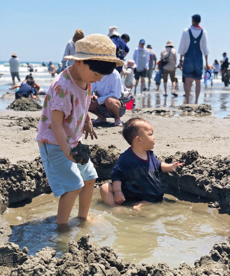 茨城県大洗町は海に面したまち。海辺での遊びも楽しみ