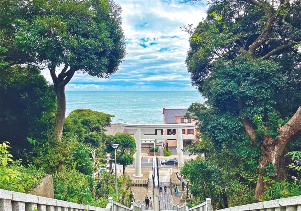 茨城県大洗町の「大洗磯前神社」の高台からの風景