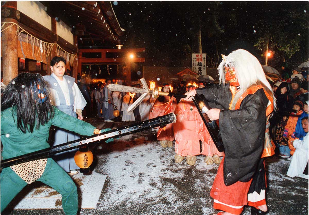 吉田神社で行われる追儺式（ついなしき）の様子。