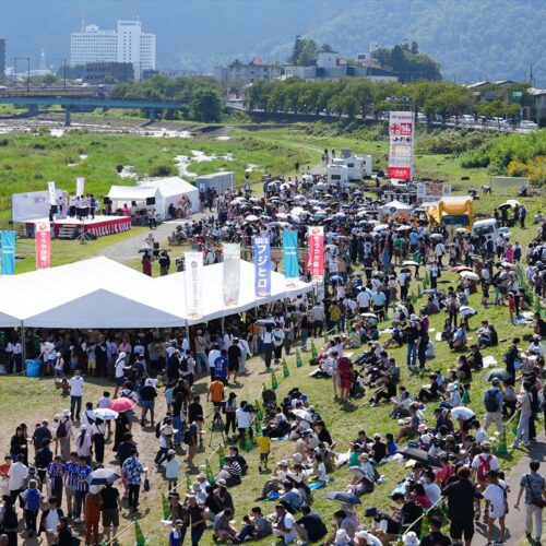 山形県の「日本一の芋煮会フェスティバル」には大勢の人が集まる（写真提供：日本一の芋煮会フェスティバル協議会）